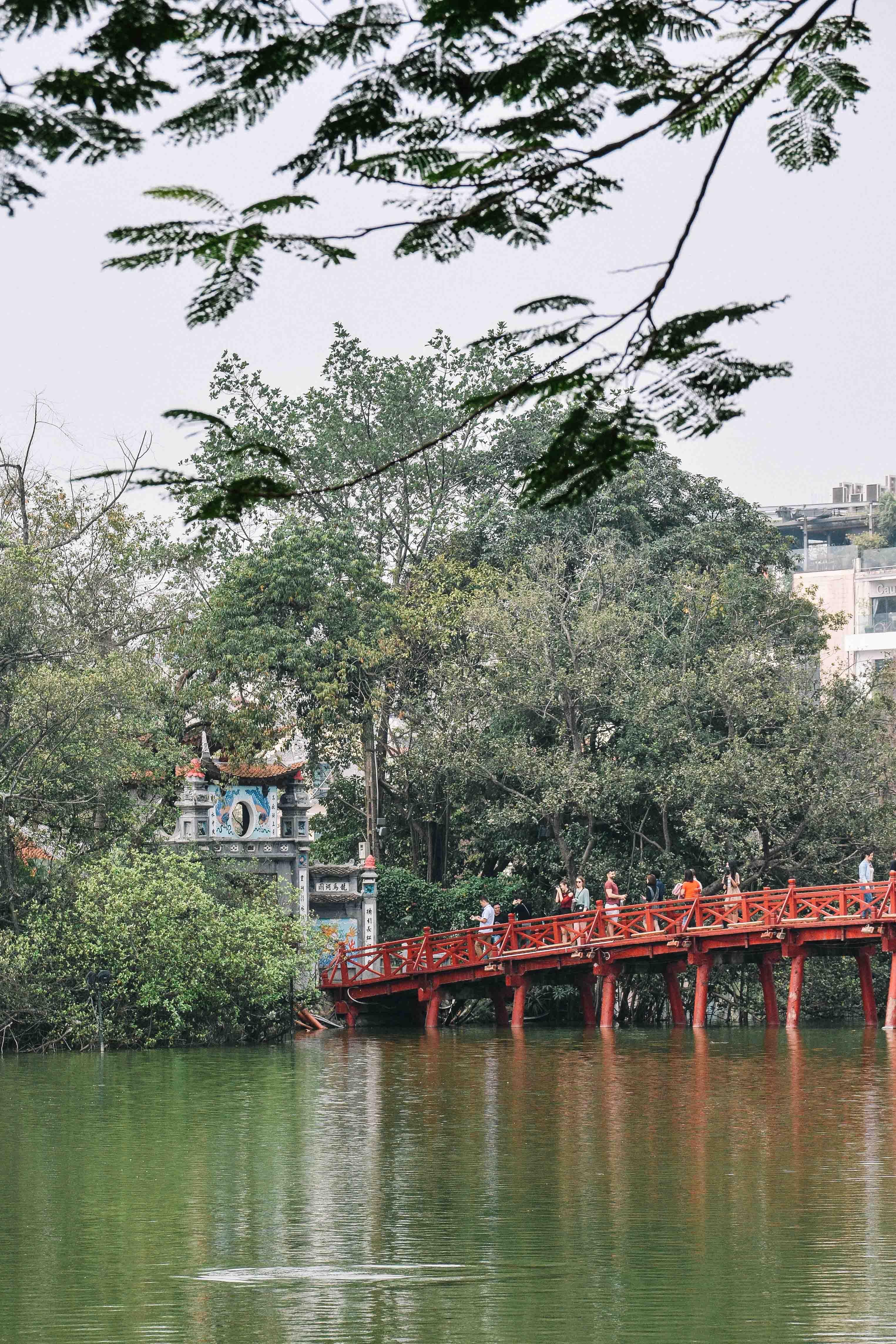 Le lac Hoan Kiem à Hanoi au Vietnam