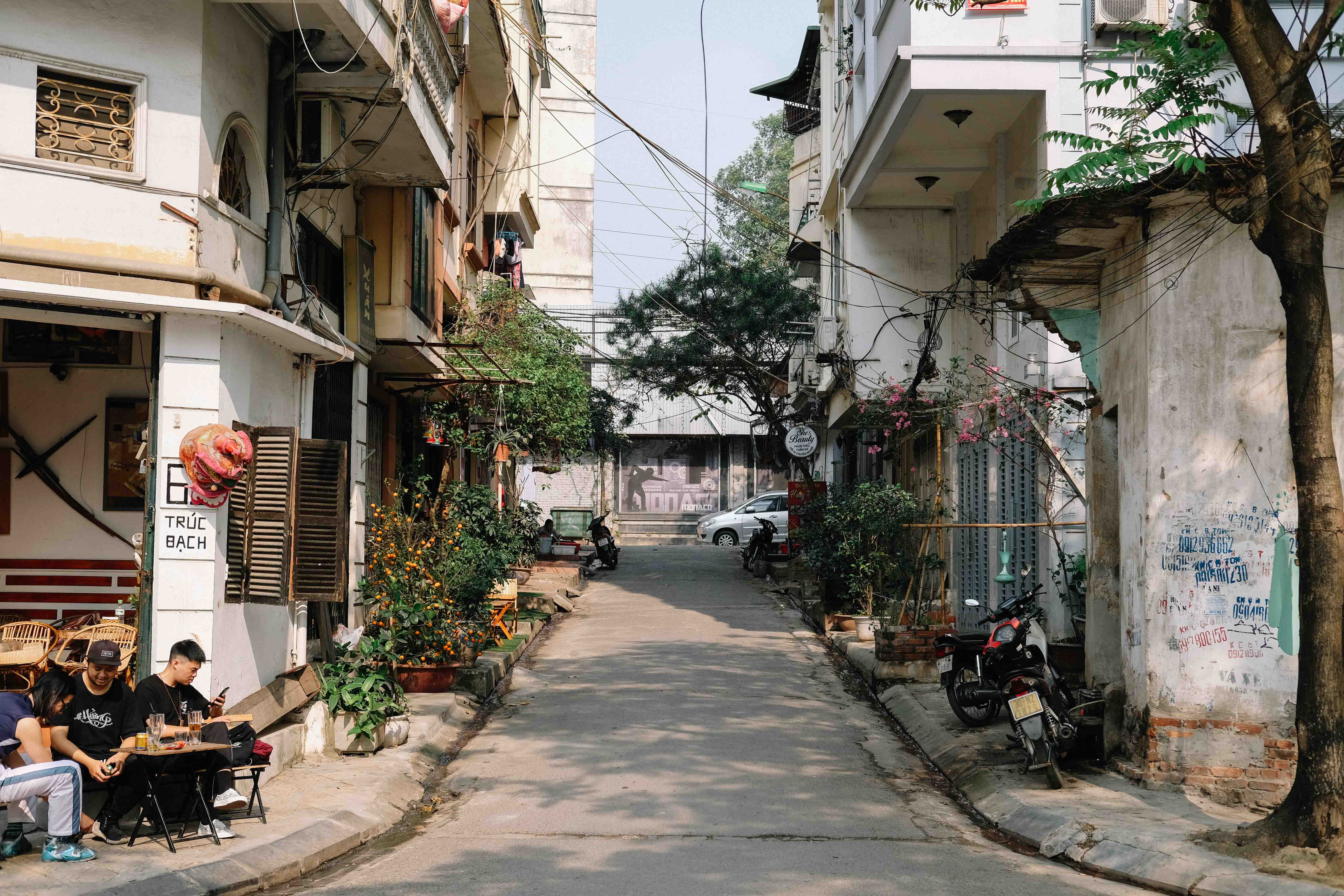 le quartier autour du lac turc bach à hanoi au vietnam