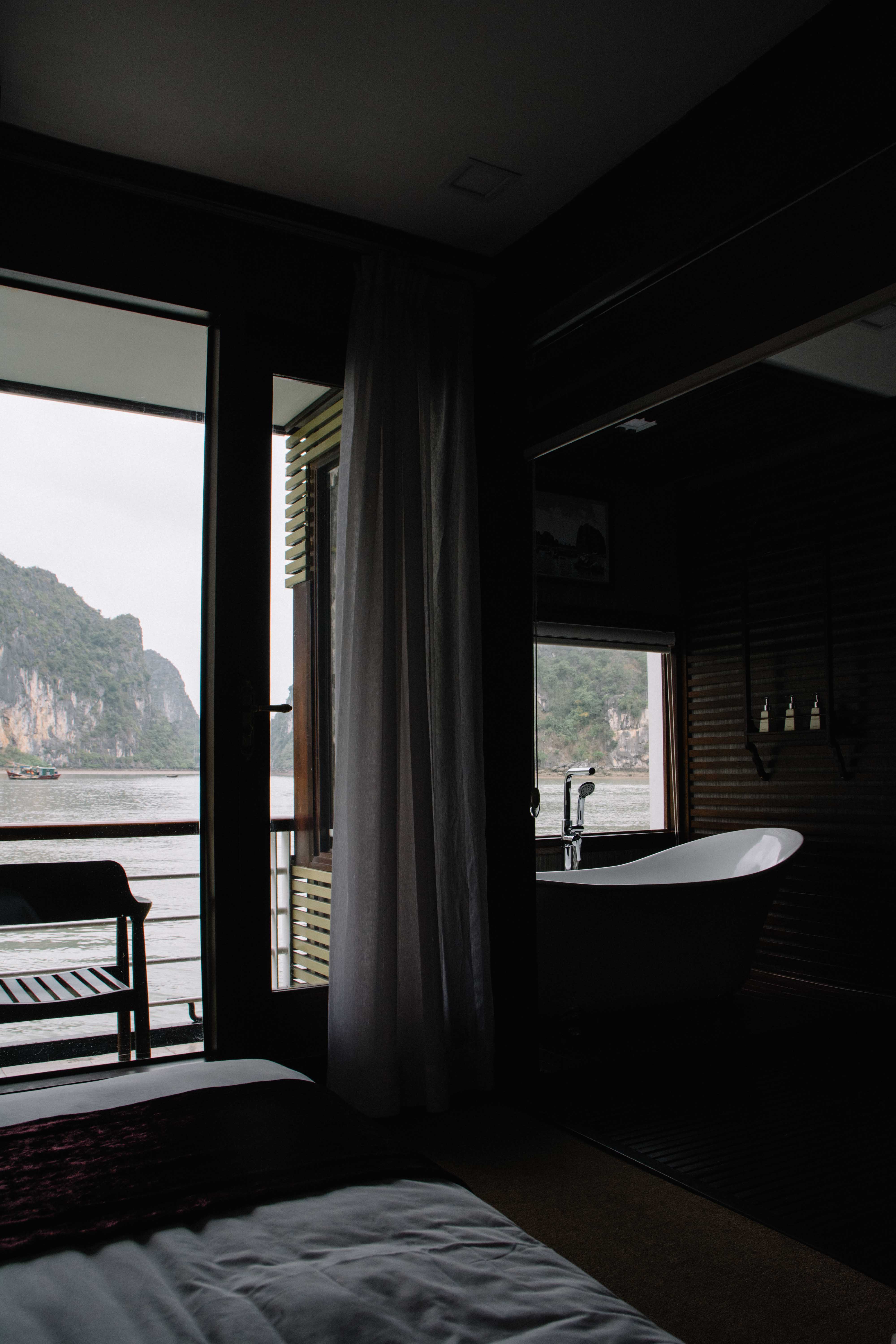 voyage au vietnam avec une croisière sur la baie d'Ha Long