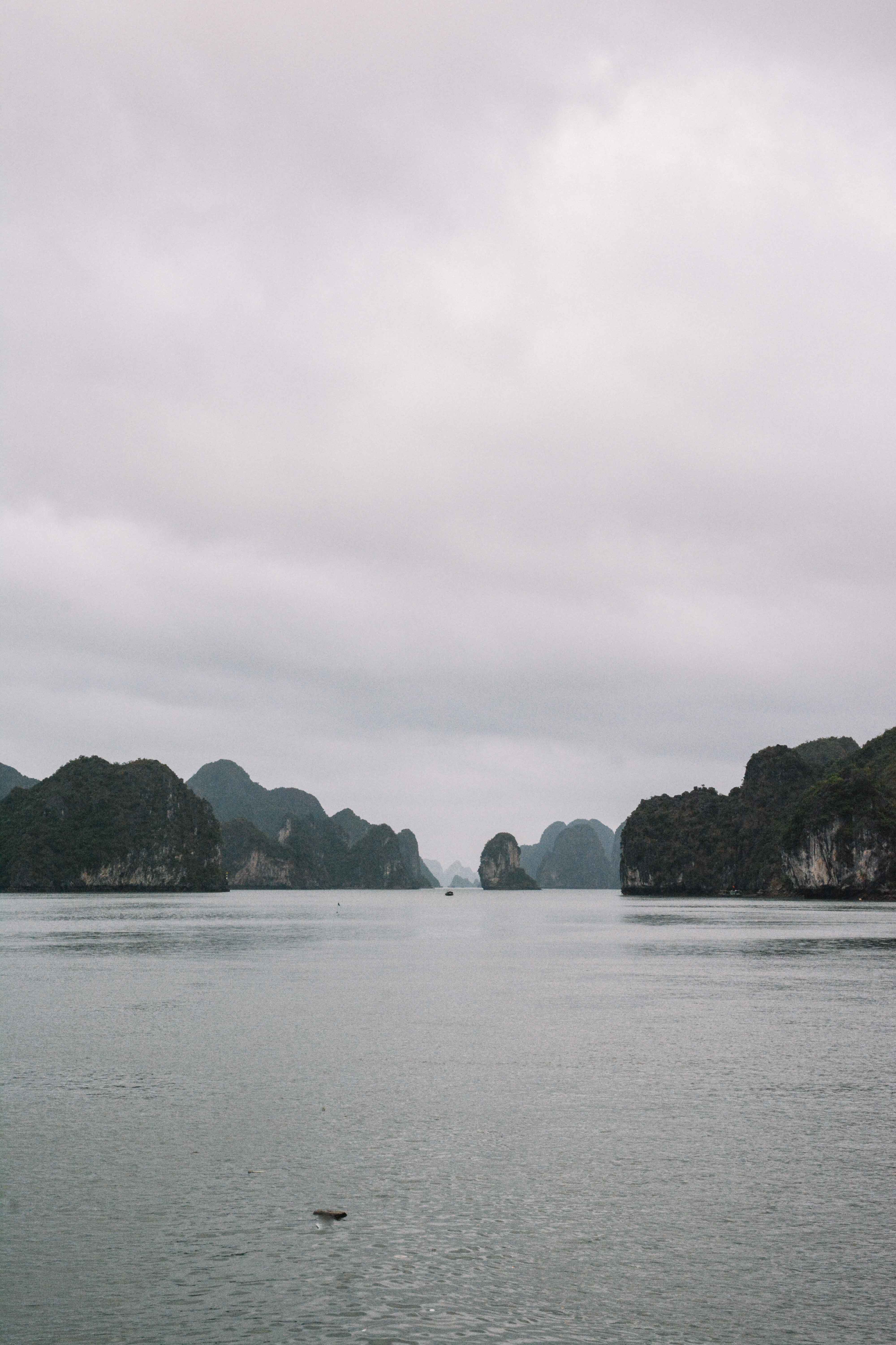 voyage au vietnam avec une croisière sur la baie d'Ha Long